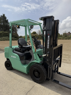 MITSUBISHI 2.5 TONNE DIESEL FORKLIFT TRUCK - CONTAINER SPEC