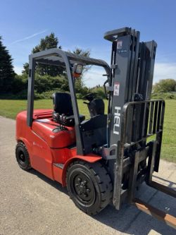 HELI 3 TONNE DIESEL FORKLIFT TRUCK - 3000 HOURS - CONTAINER SPEC