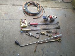 GAS CUTTING AND WARMING EQUIPMENT *NO VAT*