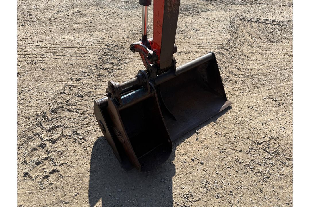 2015 KUBOTA KX016-4 MINI EXCAVATOR- PIPED FOR ATTACHMENTS - Image 7 of 11