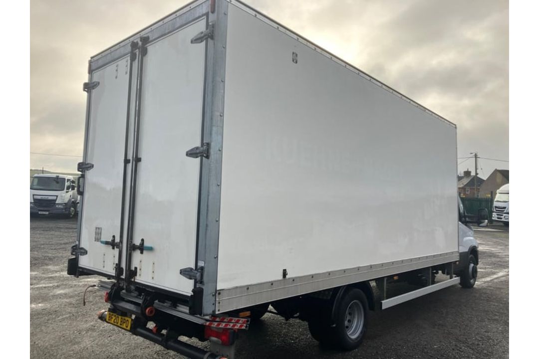 2020 IVECO DAILY 72-180 20FT BOX WITH UNDER FLOOR TAIL LIFT *262K MILES* AIR CON* - Image 5 of 13