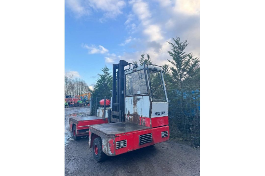 BP HT35KU 3.5 TON SIDE LOADER FORKLIFT - Image 1 of 9
