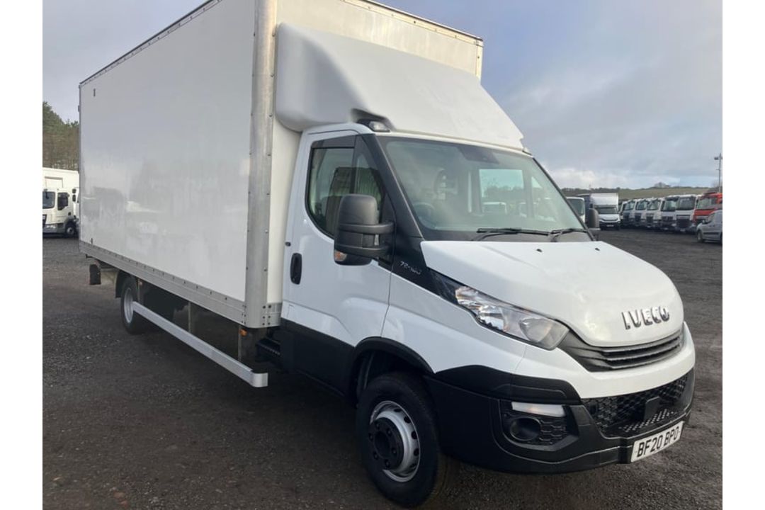 2020 IVECO DAILY 72-180 20FT BOX WITH UNDER FLOOR TAIL LIFT *262K MILES* AIR CON* - Image 1 of 13