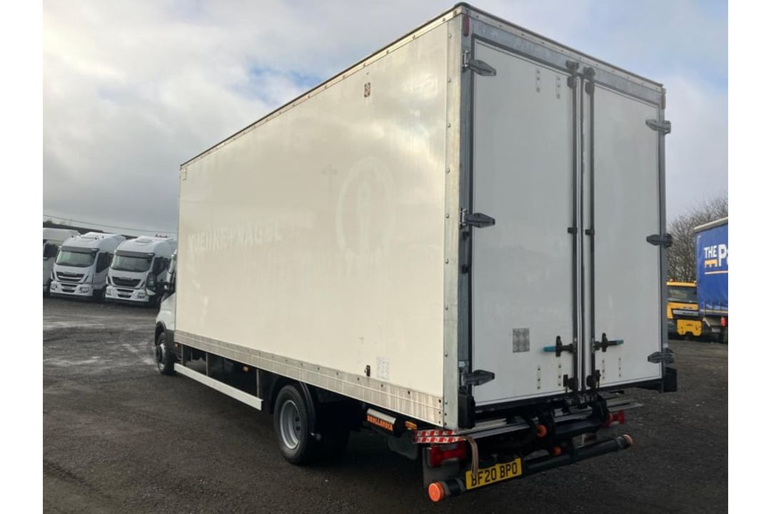 2020 IVECO DAILY 72-180 20FT BOX WITH UNDER FLOOR TAIL LIFT *262K MILES* AIR CON* - Image 3 of 13