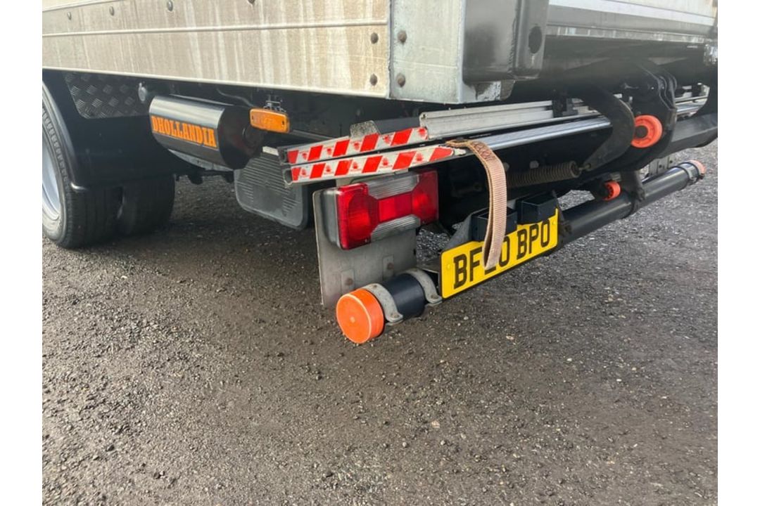 2020 IVECO DAILY 72-180 20FT BOX WITH UNDER FLOOR TAIL LIFT *262K MILES* AIR CON* - Image 4 of 13
