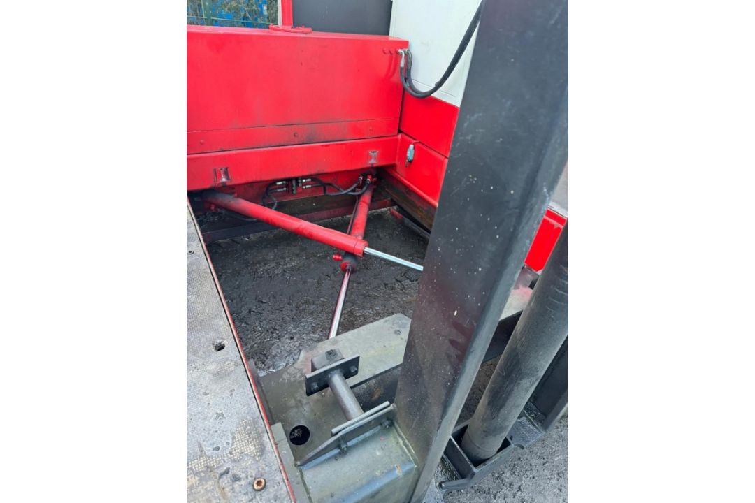 BP HT35KU 3.5 TON SIDE LOADER FORKLIFT - Image 8 of 9