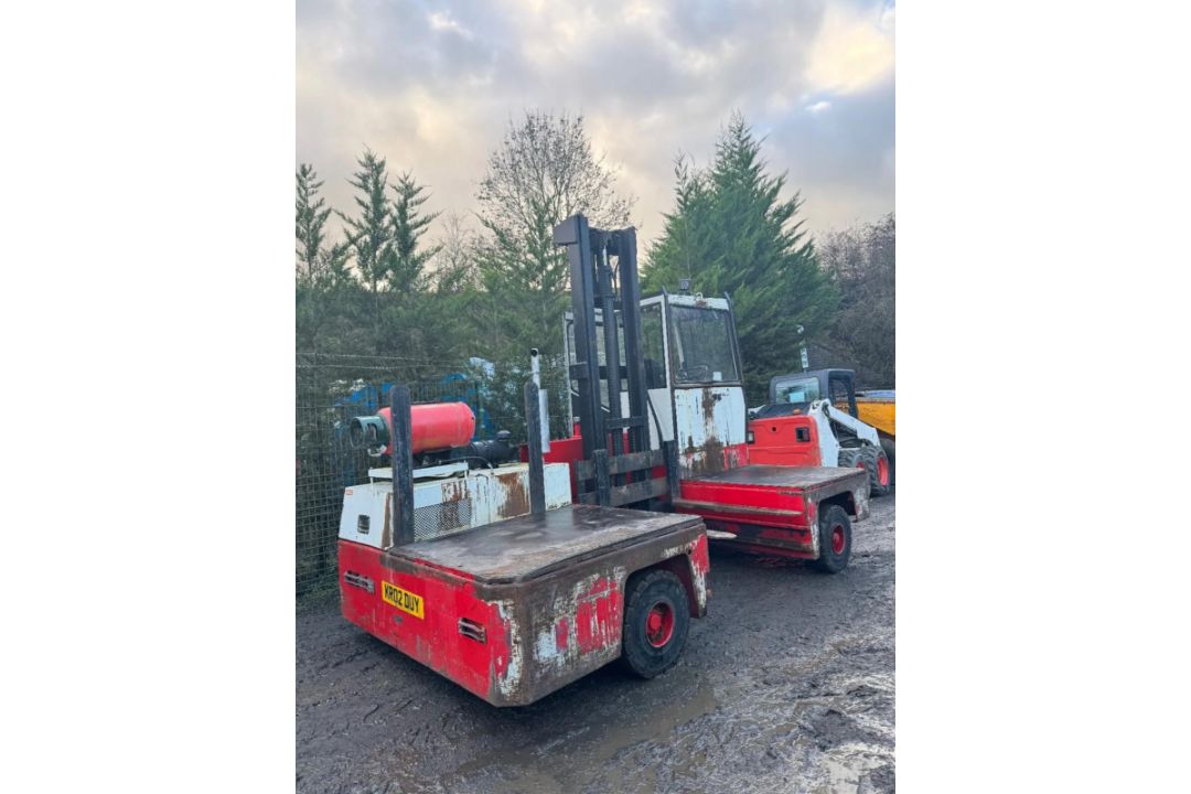 BP HT35KU 3.5 TON SIDE LOADER FORKLIFT - Image 2 of 9