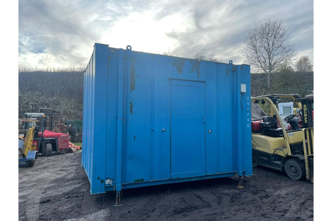 CONTAINER TOILET BLOCK WITH PRIVATE TOILET - Image 3 of 5