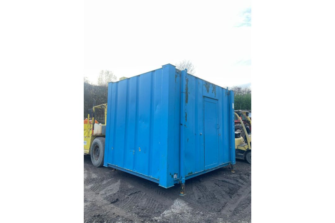 CONTAINER TOILET BLOCK WITH PRIVATE TOILET - Image 2 of 5