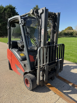 LINDE H20D DIESEL FORKLIFT TRUCK - CONTAINER SPEC - SMALL CHASSIS