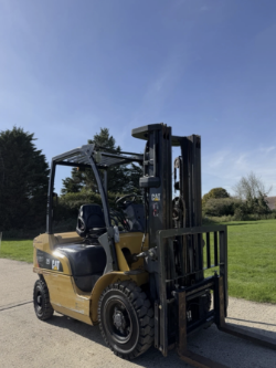 2012 CATERPILLAR DP25N FORKLIFT - 7000 HOURS