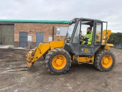 JCB 527-67 TELEHANDLER*C/W PALLET TINES*