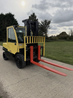 2018 HYSTER 5.5 TONNE DIESEL FORKLIFT TRUCK - TRIPLE MAST