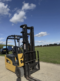 2011 CATERPILLAR EP20N FORKLIFT - 3000 HOURS