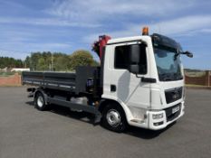 2017 67 PLATE MAN THO 12 TON UNDER RAM TIPPER WITH HMF 810 REMOTE CRANE - 444KM