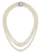 KOCH Dreireihiges Perl-Collier mit Diamant-Schließe