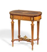 KLEINER TISCH, SOG. TABLE À OUVRAGE MIT MUSIKALIEN STIL NAPOLEON III