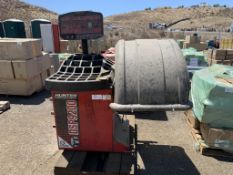 Hunter Engineering DSP9200 Wheel Balancer.