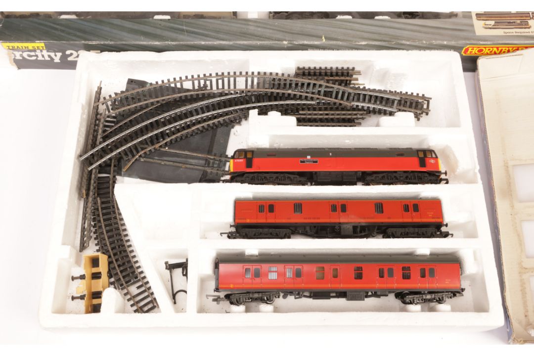 A group of Lima and Hornby OO gauge sets. Included items: Hornby – R.673 – High Sp… - Image 2 of 4