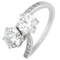 14K White gold toi et moi ring set with 2.65 ct. of diamonds, IGI certified 