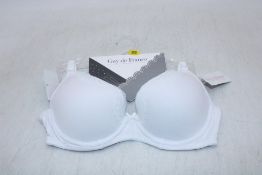Five Guy De France Preformed Cotton Bras to include 1x UK 32A, 1x 32B, 1x 34A, 1x 34B, 1x 34C, All W