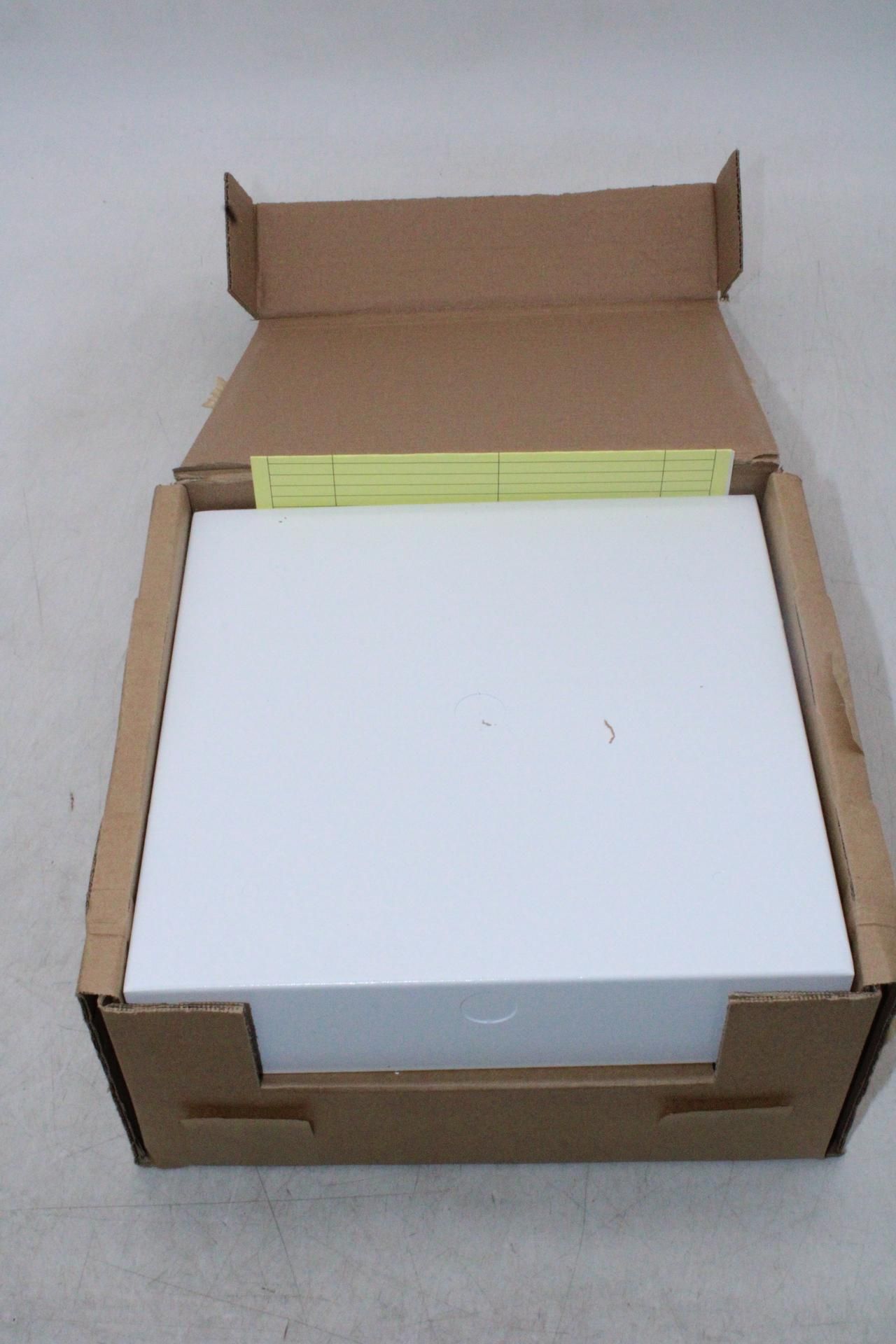 Design PlansDQ-1900N-X-TW-E3-M2 Quadrant Vandal Resistance Bulkhead, White, 26 Watts. Box damaged