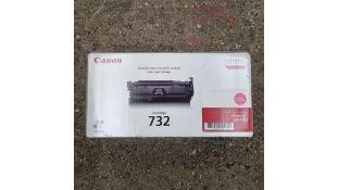 Canon Ink Cartridge 732, Magenta. Box damaged