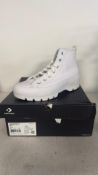 Converse Chuck Taylor All Star Lugged Hi Top 567165C, White, Size UK 4.5
