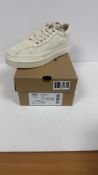 Stepney Workers Club Men's Dellow Grand Cord Trainers, Cream, UK 7