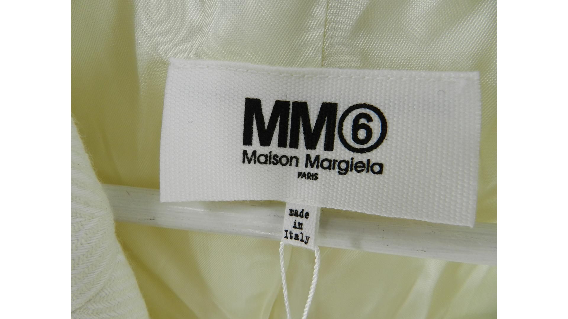 Maison Margiela Women's Peaked Lapel Coat, Off White, Size 40 - Image 3 of 4