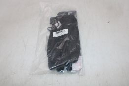 Six Black Diamond Men's Mont Blanc Gloves to include 4x Size M, 2x Size XL, Black