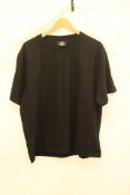 Two Zagua Heavy Minimalist T-Shirt, 1 X Black, Size L, 1 X White, Size XL