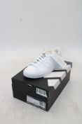 Adidas Women's Advantage 2.0 Trainers, White, UK 5. Box damaged