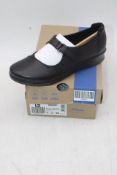 Clarks Hope Henley Leather Shoes, Black, UK 5. Box damaged