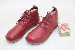 Gudrun Sjoden Nappa Boot, Red/Pink, Size 39, No Box