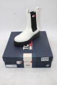 Tommy Hilfiger TJW Urban Chelsea Boots, Rich Cream, Size 36. Box damaged