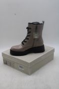 Tamaris 1-25226-29 Ankle Boots, Taupe Patent, EU 41