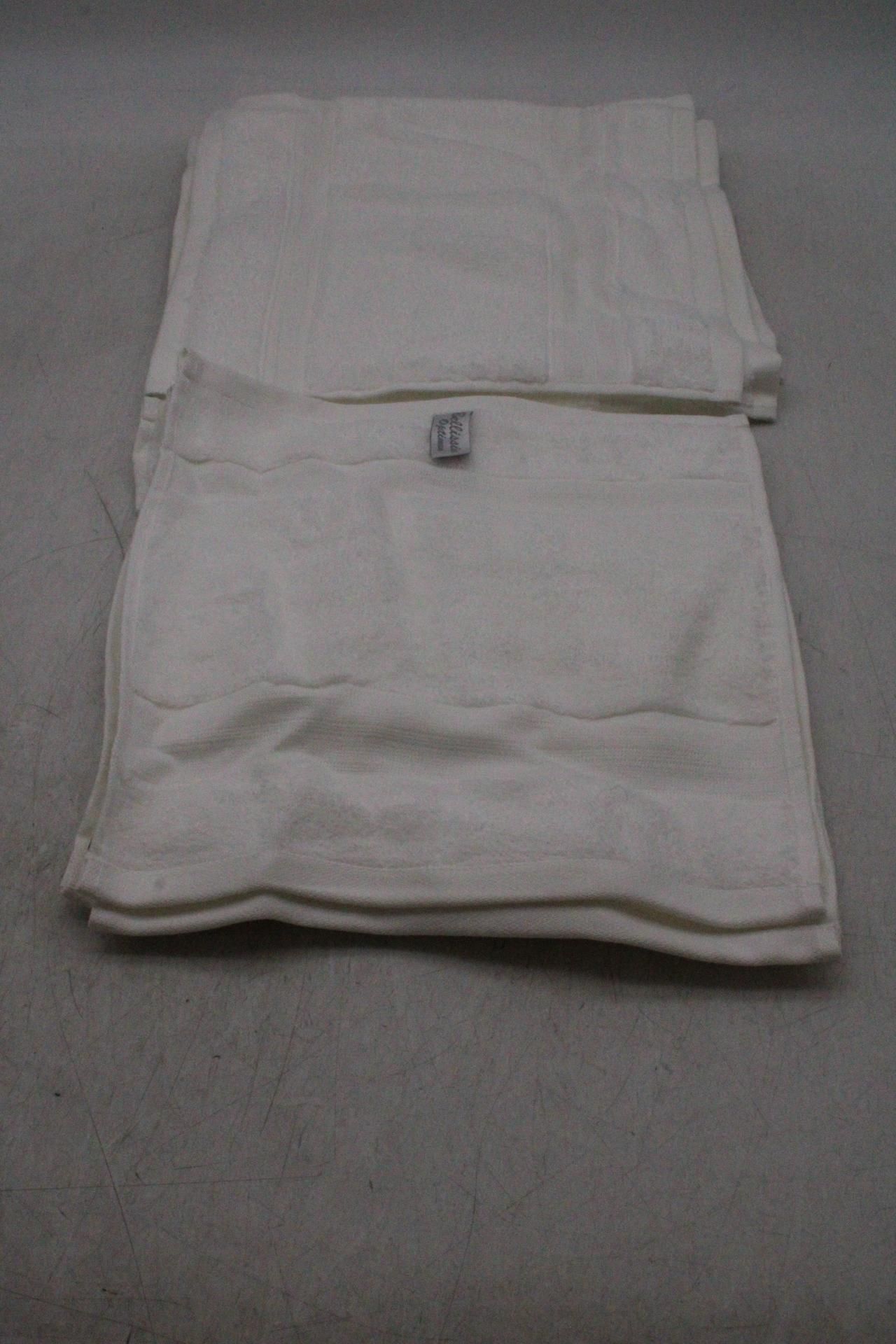 Care Home Bedding Items to include 30x 100% Turkish Face Cloths, 30x Hand Towels, 9x Bath Towels, Iv
