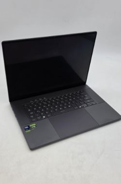 ASUS ROG Zephyrus G16 Laptop, Core Ultra 9 285H, 32GB RAM, 2TB SSD, nVidia GeForce RTX 5070 Ti Graph