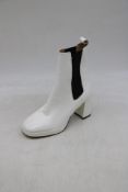 Fabio Rusconi Women's Naplak Boots, Nebo White, Size 39. No box, Some marks