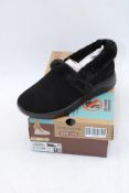 Skechers Slip Ins Cozy Escape Snowy Bliss, Black, UK 7