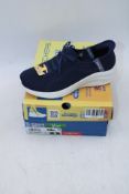 Skechers Women's Ultra Flex 3.0 Brilliant Path Wide Fit Training Shoes, Navy, UK 6