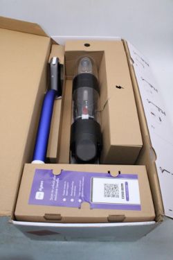 Dyson Wash G1. Box damaged