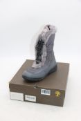 Ausland Woman's Lace Up Midcalf Fur Snow Boots, Grey, UK 6. Box damaged