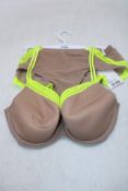 Prima Donna Cools Underwear Set to include 1x Twist Padded Heart Shape Bra, UK 34D, 1x Brazilian Bri