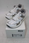 OHNE Nowhere Running Trainers, White/Silver, EU 38