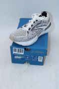 Brooks Glycerin StealthFit GTS 20 Supportive Running Trainers, White/Grey/Black, UK 3