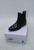 Four Pairs Dream Pairs Chelsea Waterproof Wellington Boots, Black/White, Size UK 6.5, Boxes Damaged