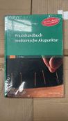 Two Praxishandbuch Medizinische Akupunktur Book