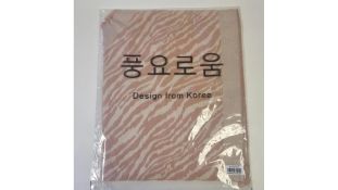 Ten Gladdon Unisex Korean Design Triangle Fashion Scarves, Zebra Pink